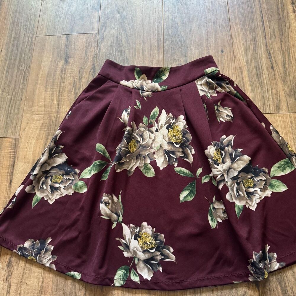 City-triangles Women's Burgundy and Red Skirt